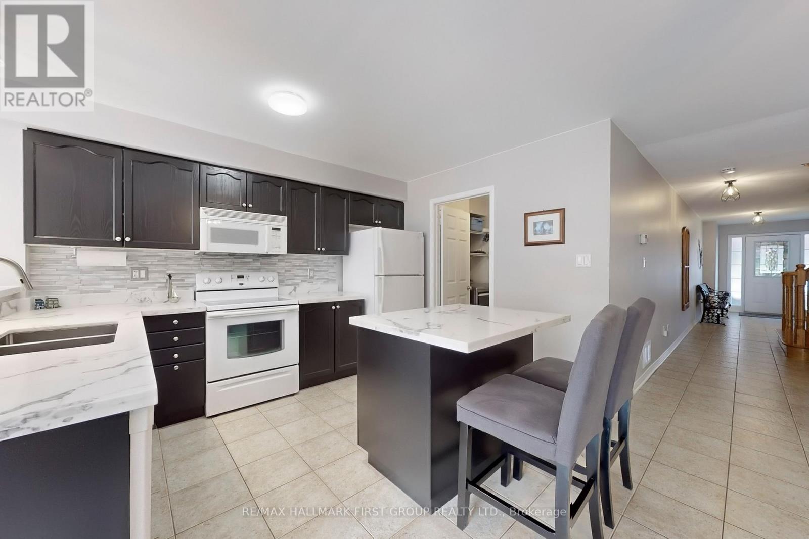 727 Sunbird Trail, Pickering, Ontario  L1X 2X5 - Photo 13 - E12197453