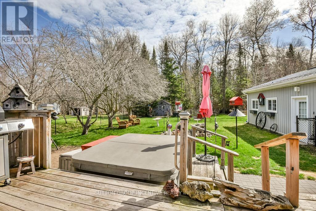 1057 Ferrier Avenue, Innisfil, Ontario  L0L 1W0 - Photo 19 - N12197482
