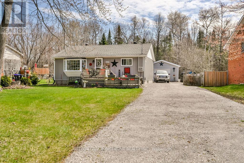1057 Ferrier Avenue, Innisfil, Ontario  L0L 1W0 - Photo 2 - N12197482