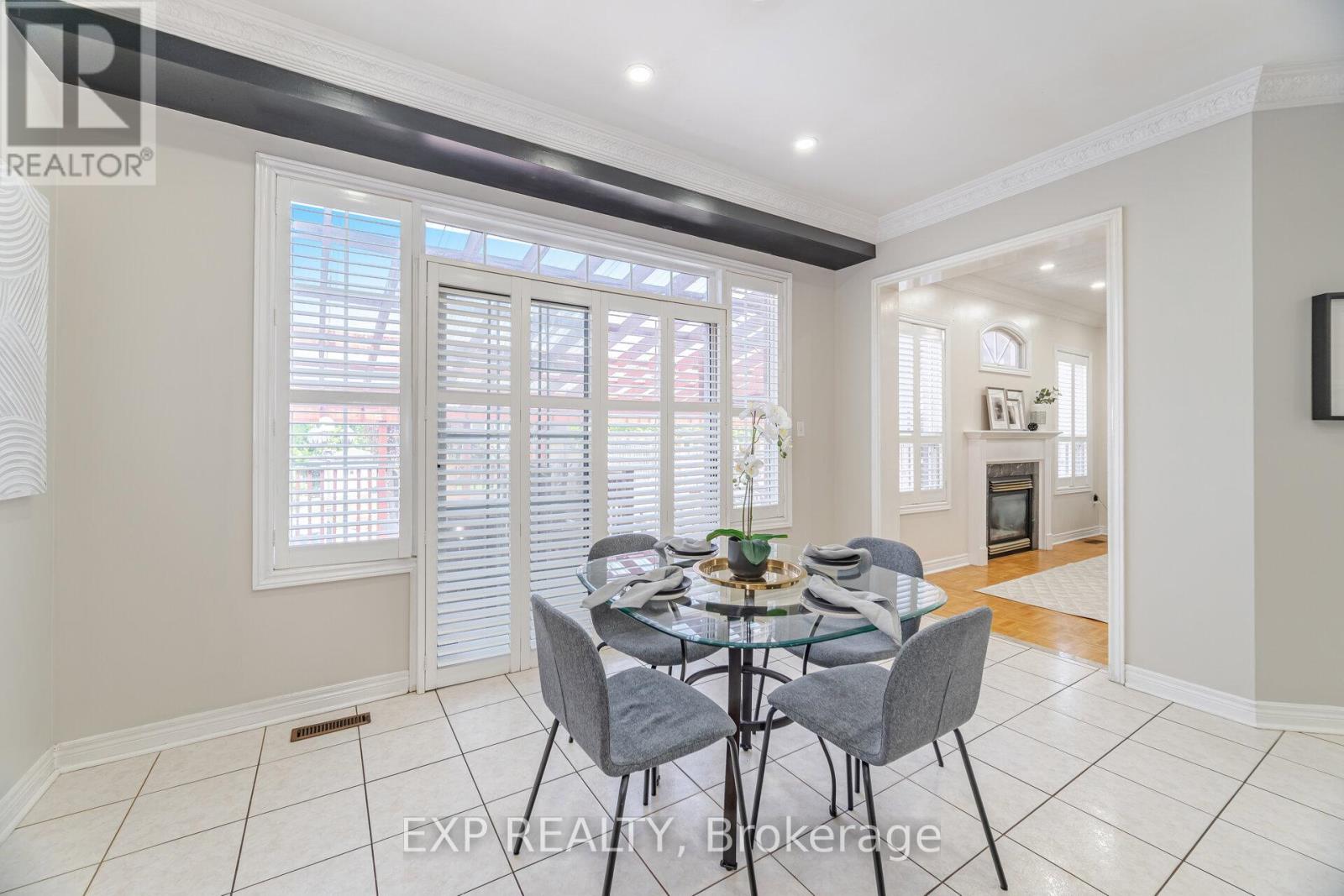 6611 Spinnaker Circle, Mississauga (Meadowvale Village), Ontario  L5W 1R2 - Photo 12 - W12197406