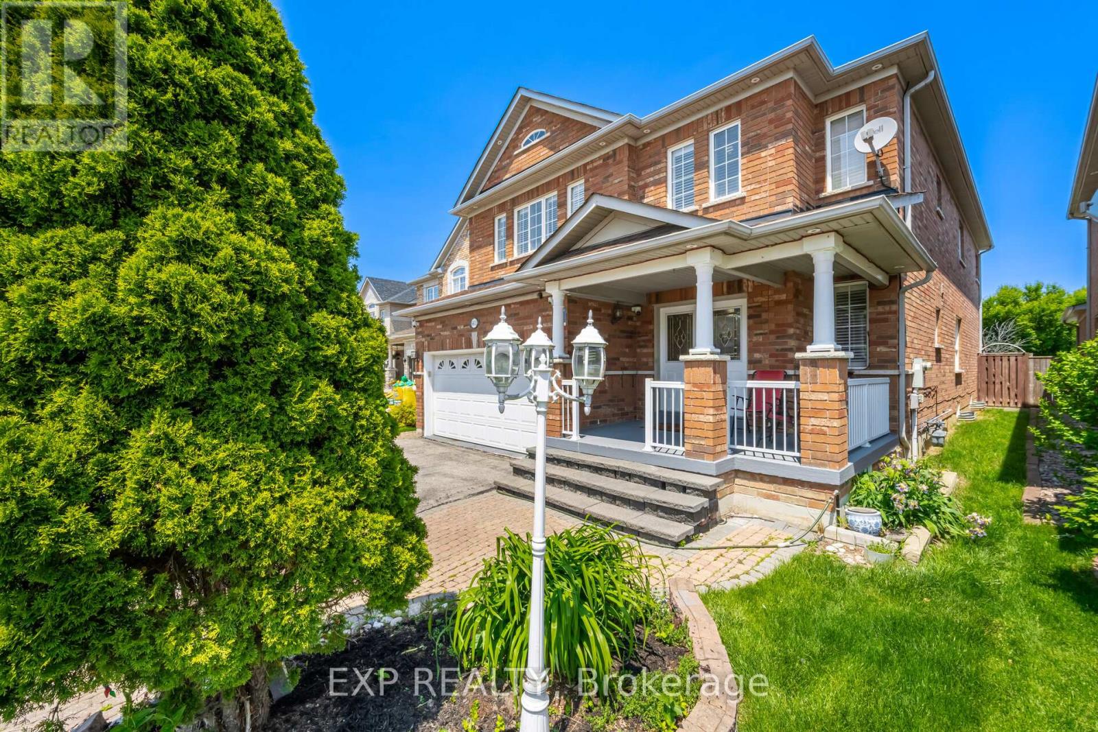6611 Spinnaker Circle, Mississauga, Ontario  L5W 1R2 - Photo 2 - W12197406