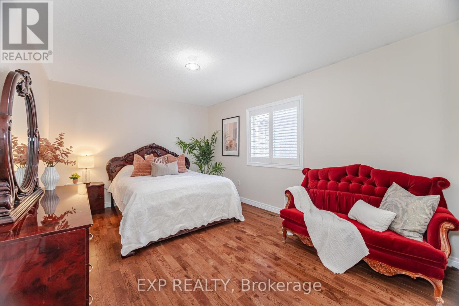 6611 Spinnaker Circle, Mississauga, Ontario  L5W 1R2 - Photo 23 - W12197406