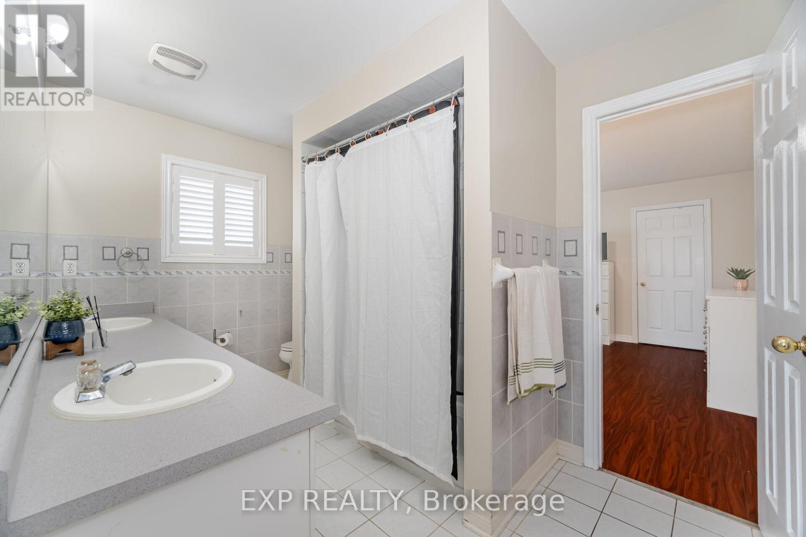 6611 Spinnaker Circle, Mississauga, Ontario  L5W 1R2 - Photo 27 - W12197406