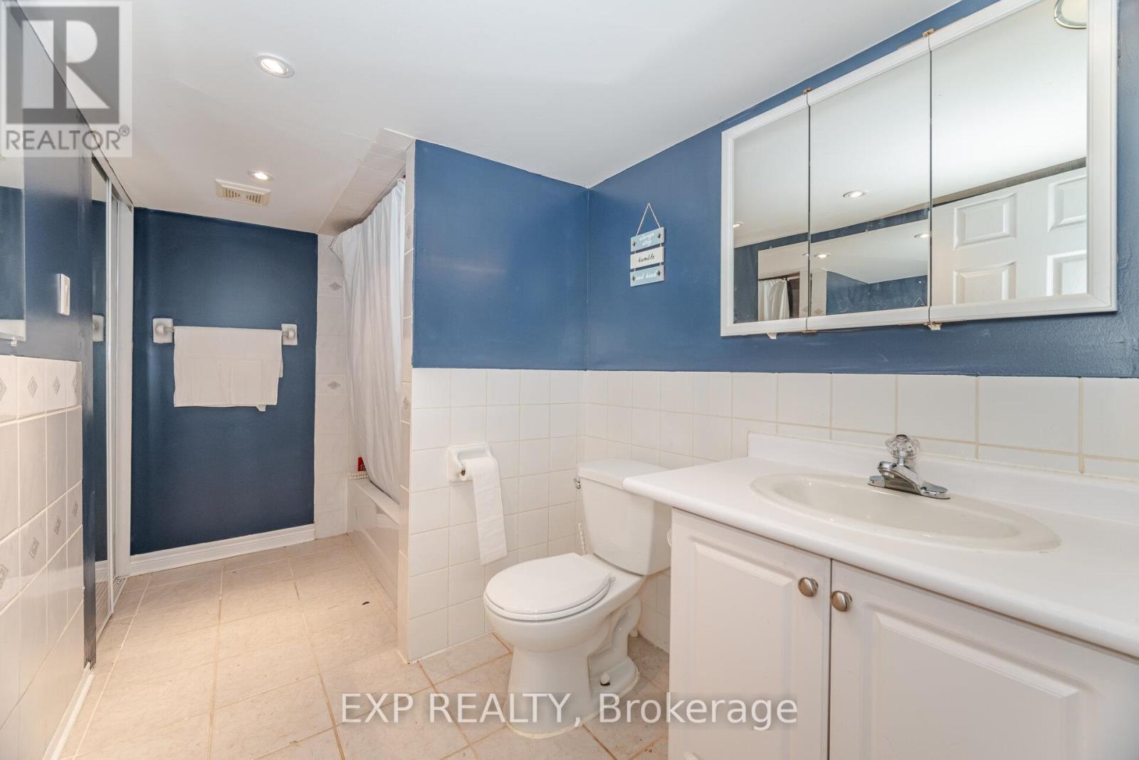 6611 Spinnaker Circle, Mississauga, Ontario  L5W 1R2 - Photo 35 - W12197406