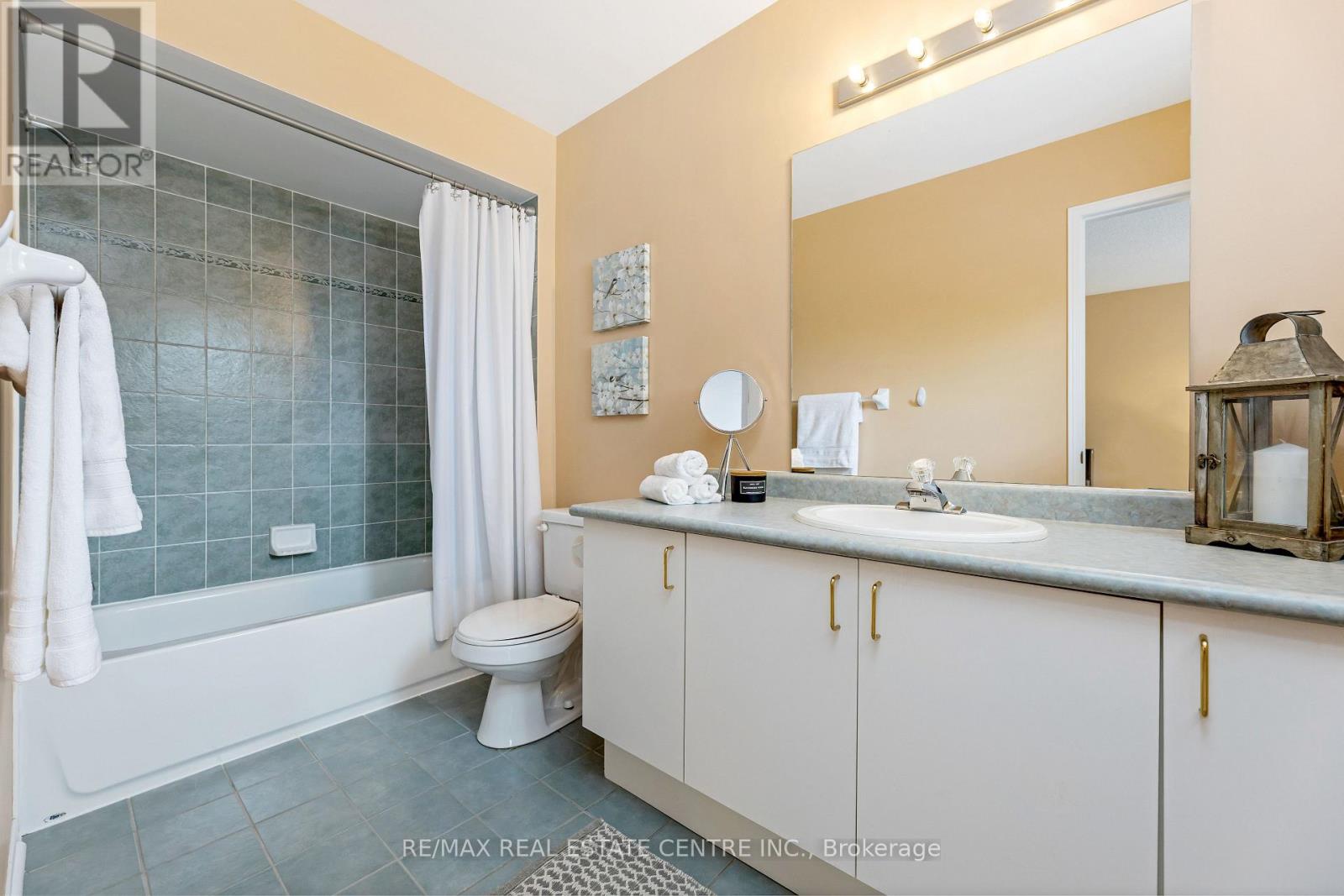28 Coates Drive, Milton, Ontario  L9T 5R4 - Photo 14 - W12197419