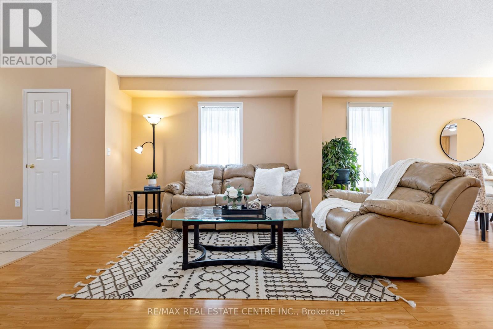 28 Coates Drive, Milton, Ontario  L9T 5R4 - Photo 6 - W12197419