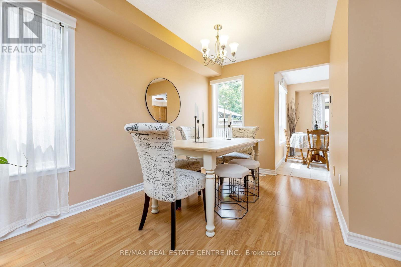 28 Coates Drive, Milton, Ontario  L9T 5R4 - Photo 7 - W12197419