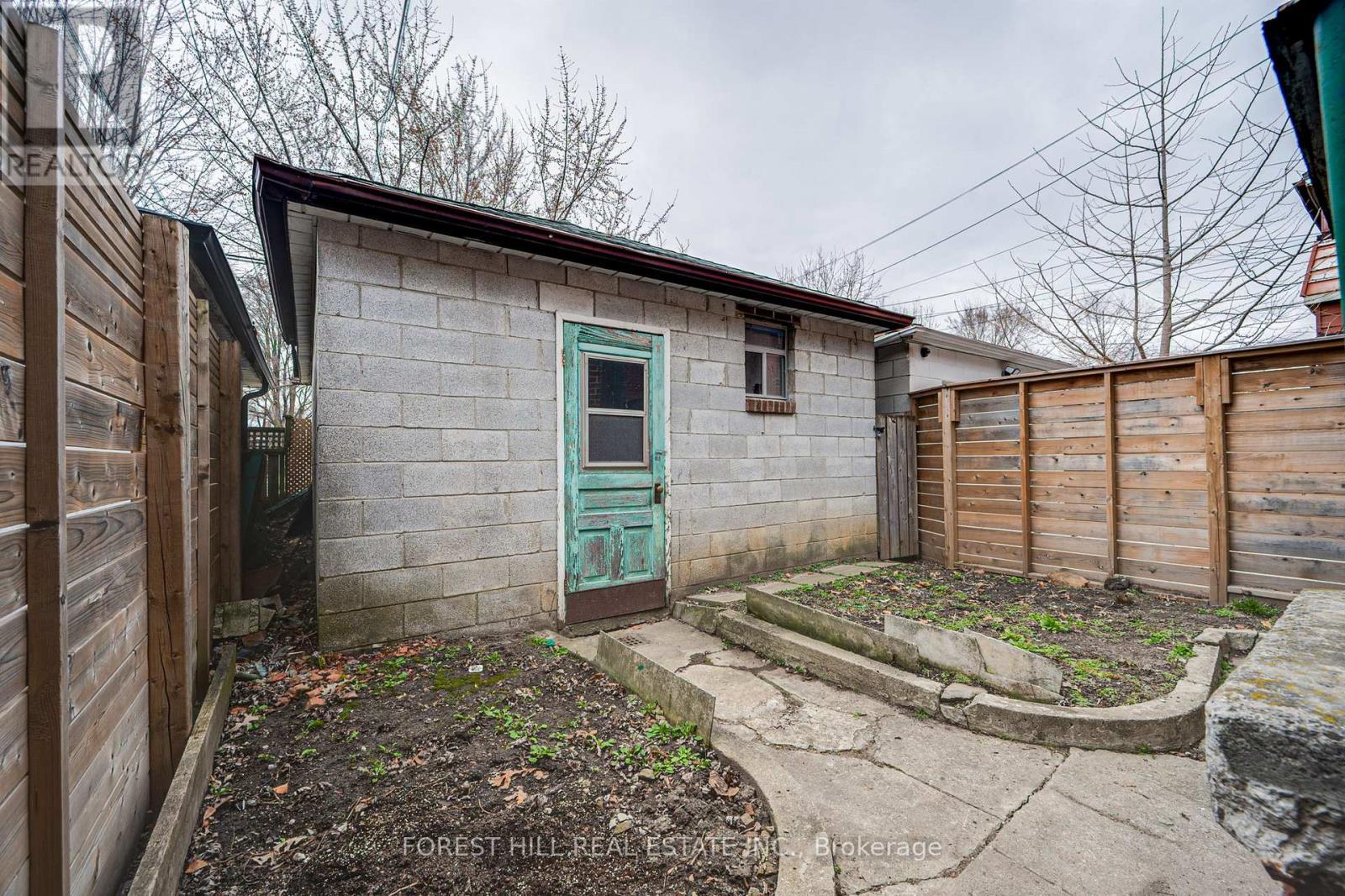 33 Hounslow Heath Road, Toronto, Ontario  M6N 1G7 - Photo 27 - W12197431