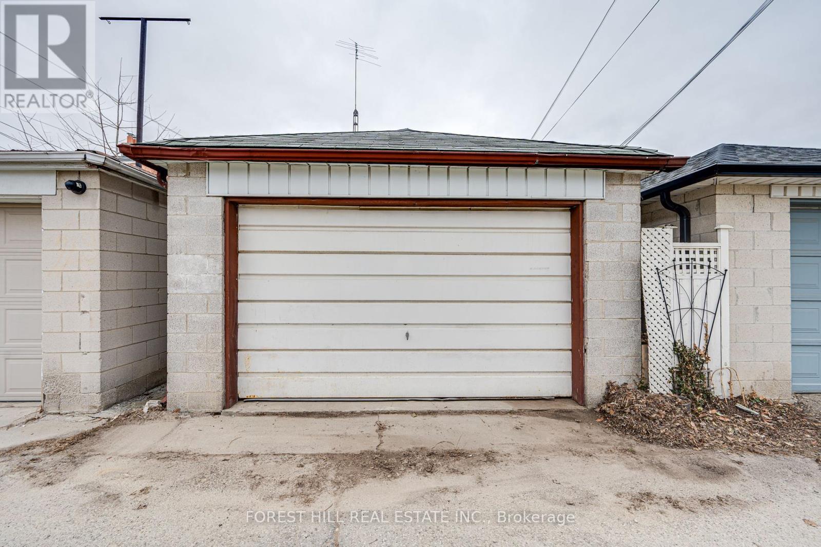 33 Hounslow Heath Road, Toronto, Ontario  M6N 1G7 - Photo 29 - W12197431