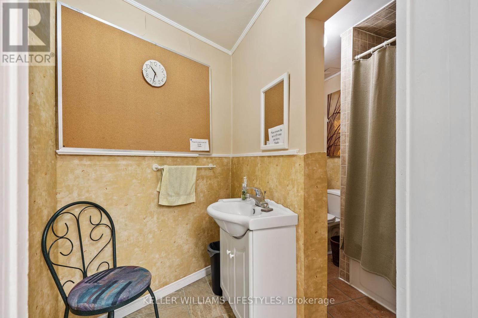 239 Hamilton Road, London East, Ontario  N5Z 1P9 - Photo 9 - X12197537