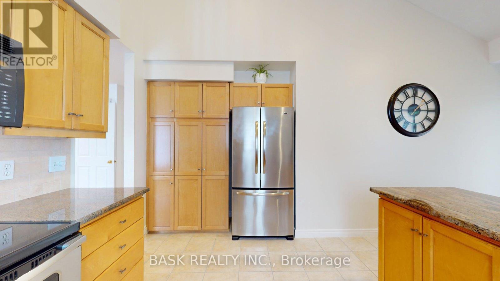 87 Schroder Crescent, Guelph, Ontario  N1E 7B4 - Photo 12 - X12197405