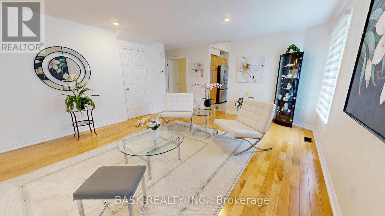 87 Schroder Crescent, Guelph, Ontario  N1E 7B4 - Photo 7 - X12197405