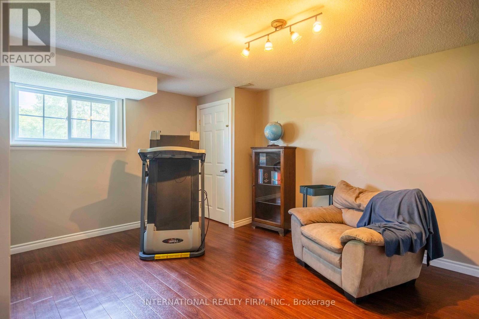 52 Shelley Drive, Kawartha Lakes, Ontario  K0M 2C0 - Photo 16 - X12197458