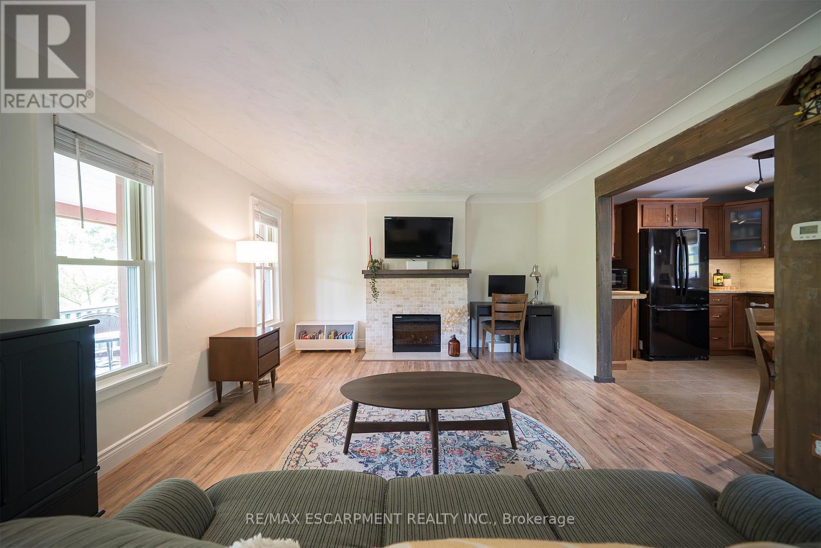 168 Oakhill Drive, Brantford, Ontario  N3T 5L7 - Photo 3 - X12197484