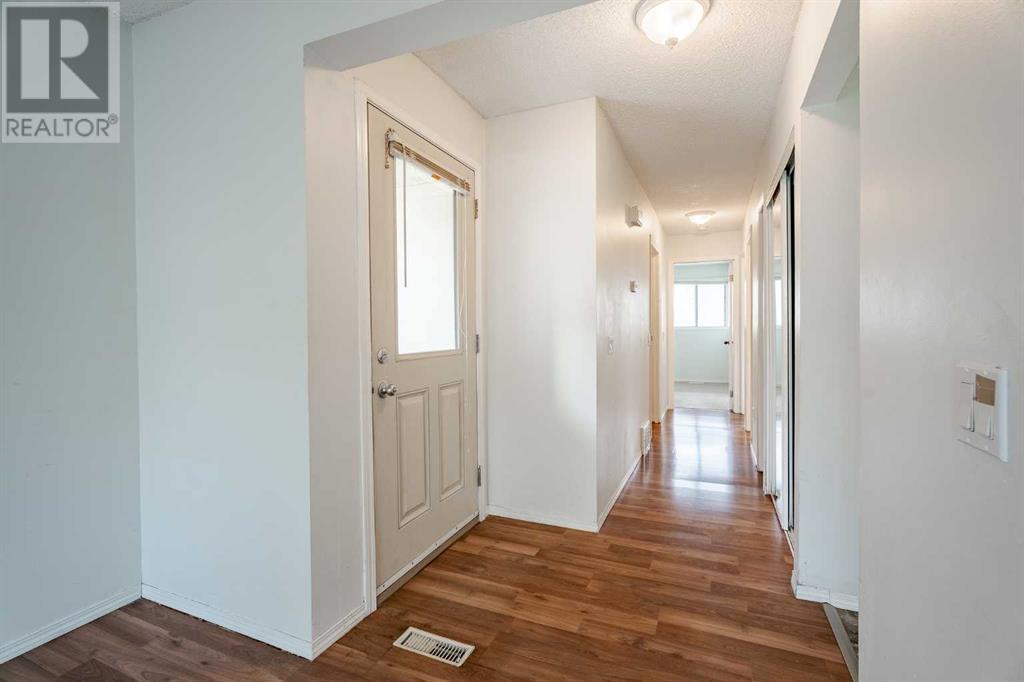 Property at 42, 2511 38 Street NE image 3
