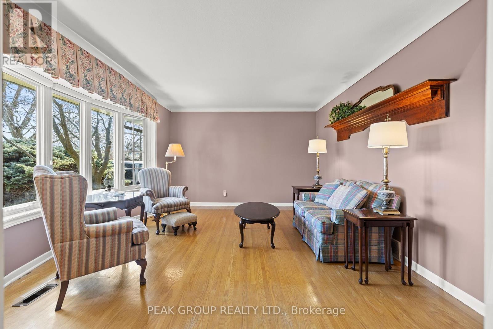 17 Trelawne Drive, St. Catharines, Ontario  L2M 2G6 - Photo 10 - X12197517