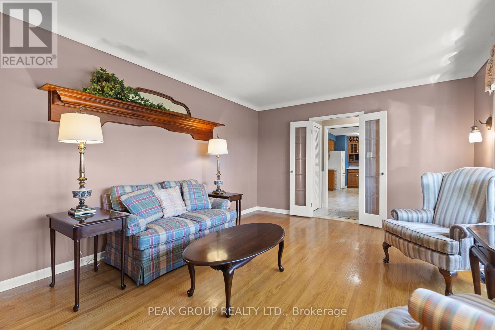 17 Trelawne Drive, St. Catharines, Ontario  L2M 2G6 - Photo 11 - X12197517