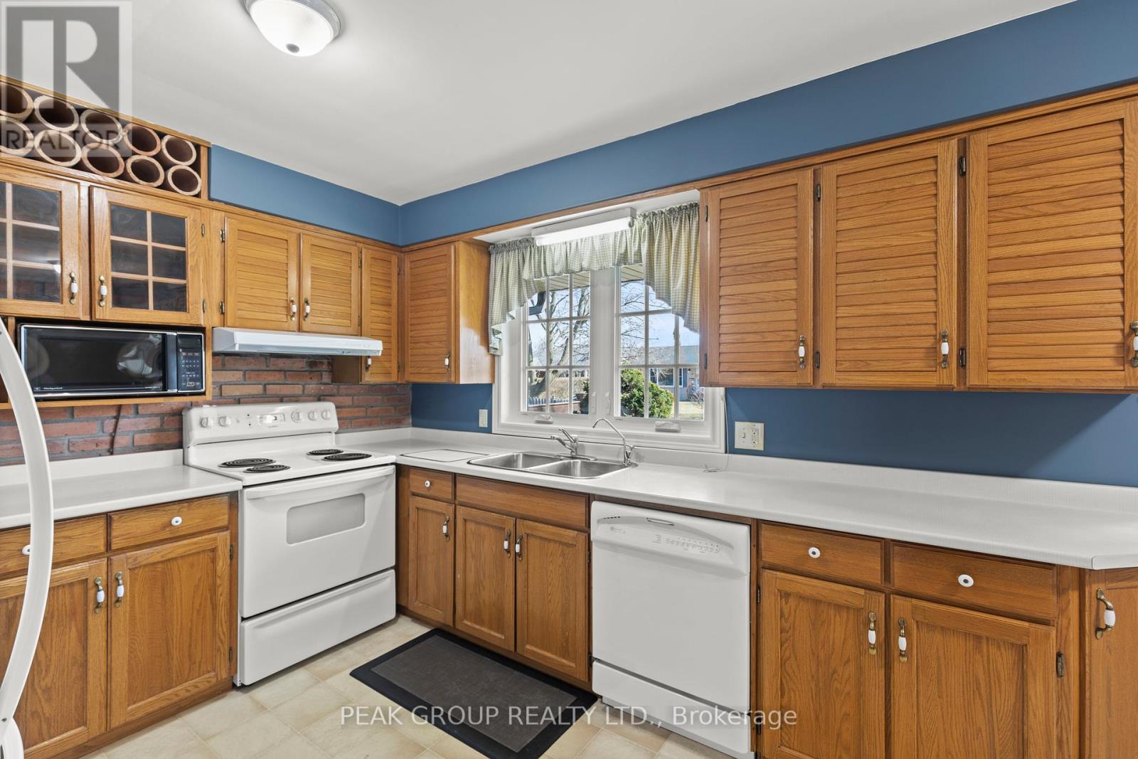 17 Trelawne Drive, St. Catharines, Ontario  L2M 2G6 - Photo 14 - X12197517