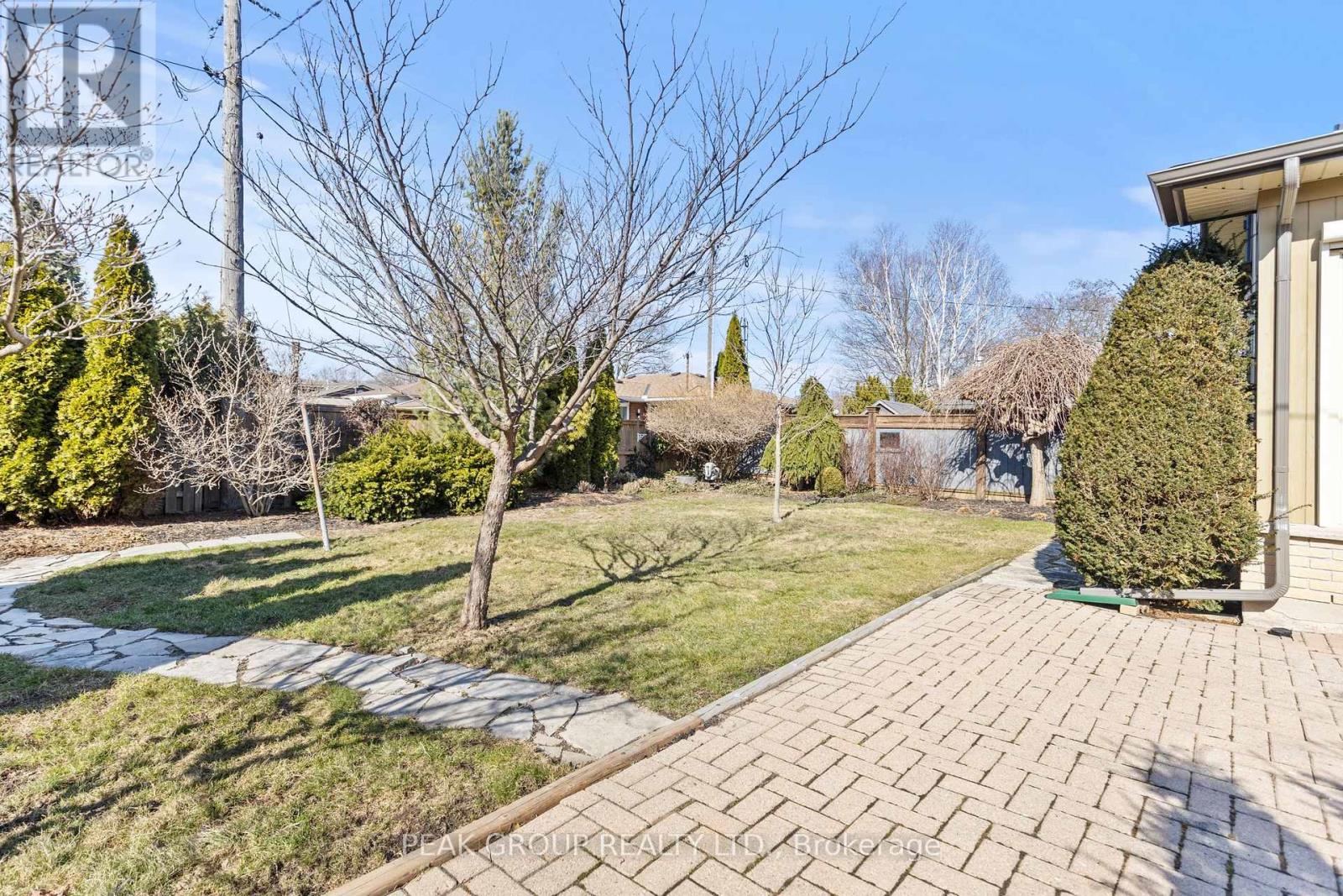 17 Trelawne Drive, St. Catharines, Ontario  L2M 2G6 - Photo 30 - X12197517
