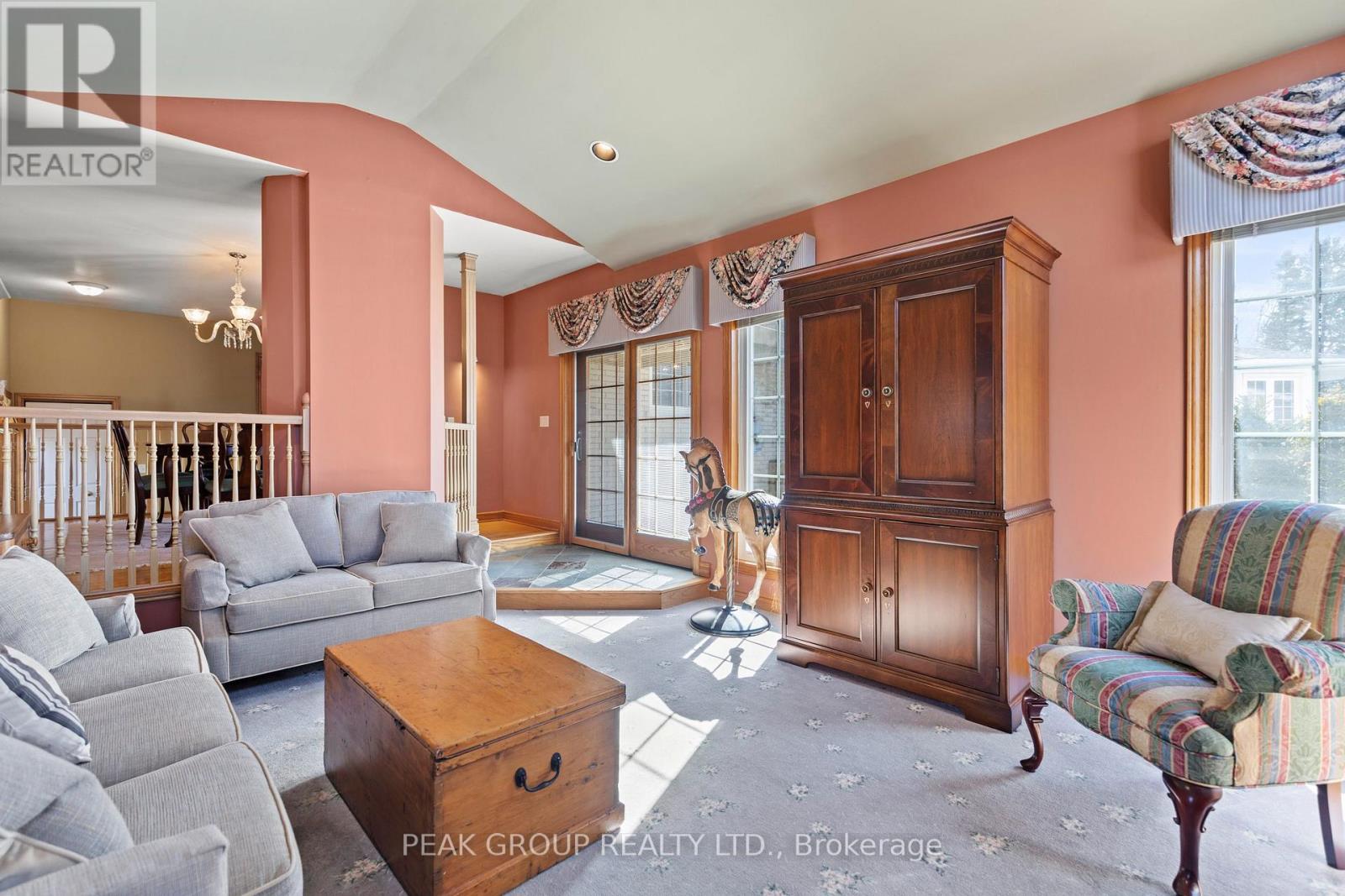 17 Trelawne Drive, St. Catharines, Ontario  L2M 2G6 - Photo 7 - X12197517