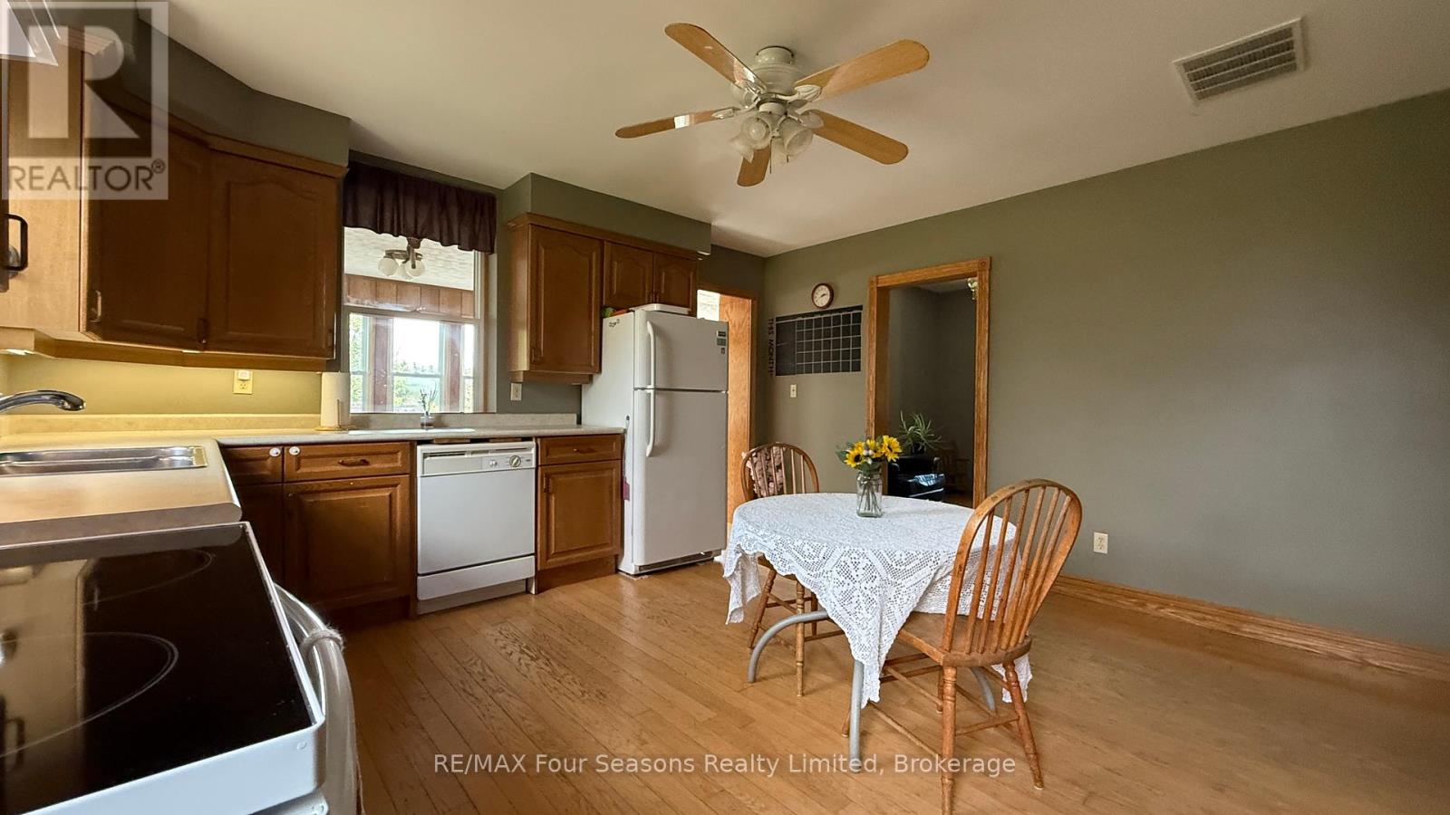 1592 Bruce Saugeen Town Line, Saugeen Shores, Ontario  N0H 2C5 - Photo 23 - X12197492