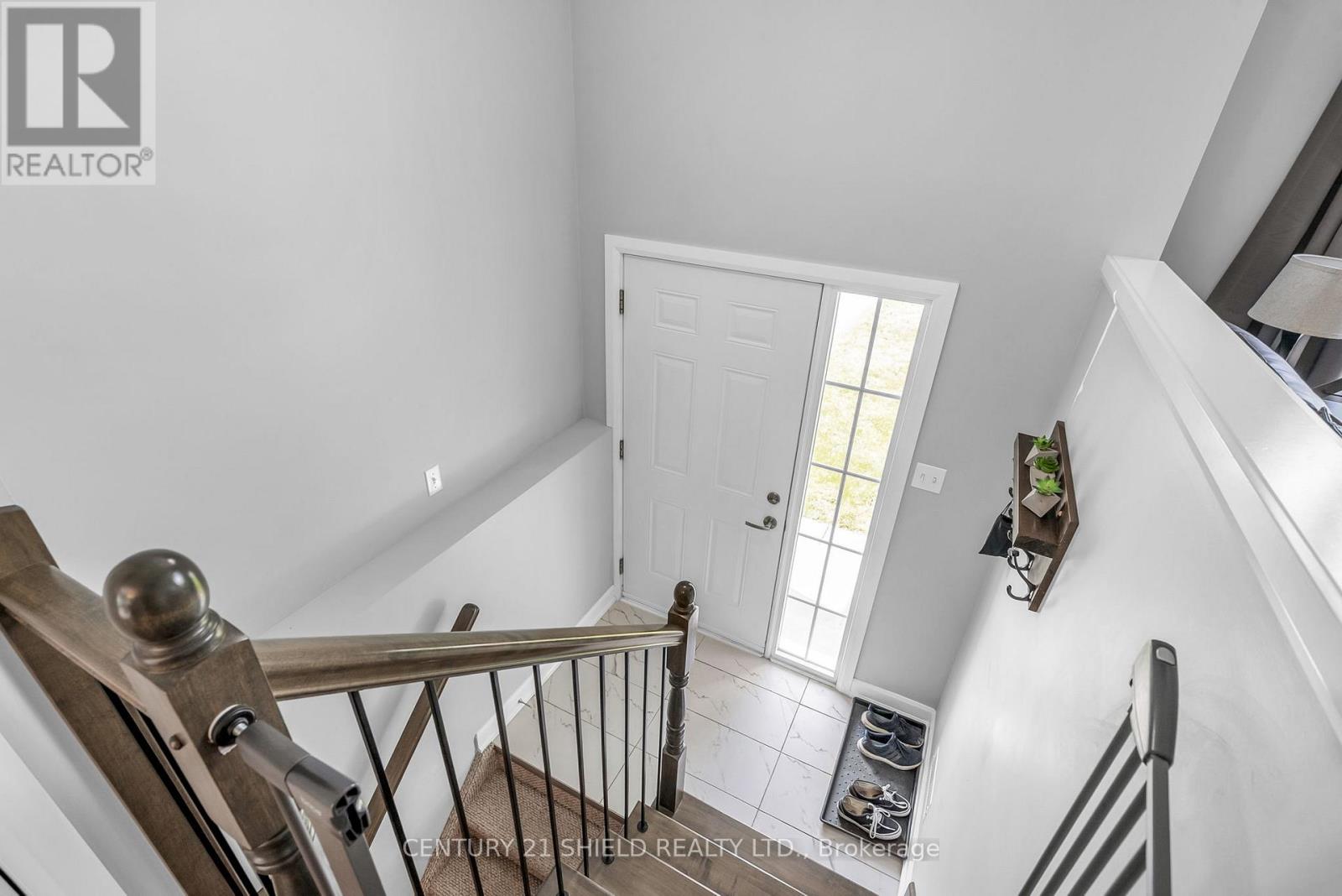 Property at 56 CAMERON CRESCENT image 3