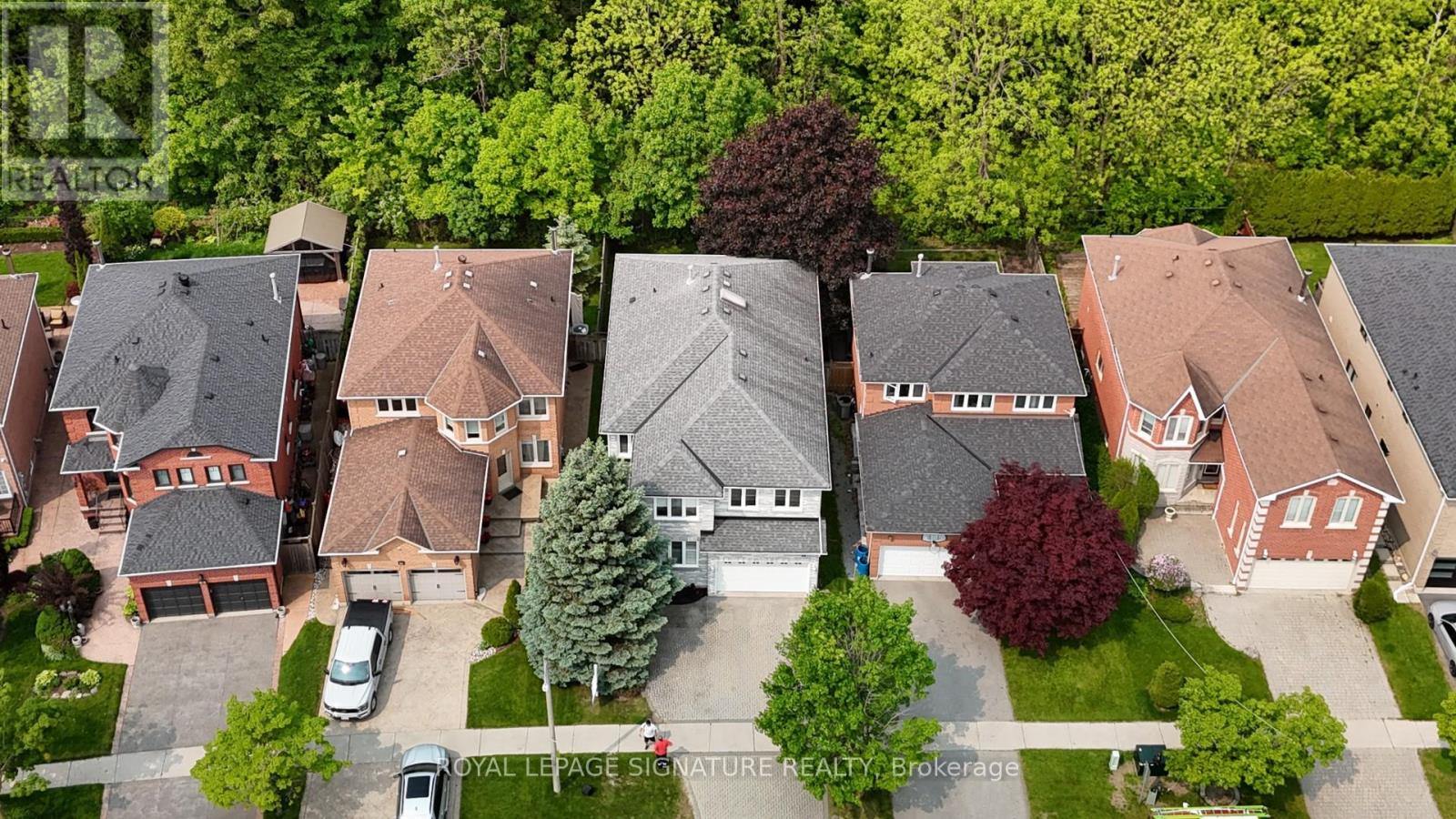 88 Larratt Lane, Richmond Hill, Ontario  L4C 0E2 - Photo 3 - N12197462