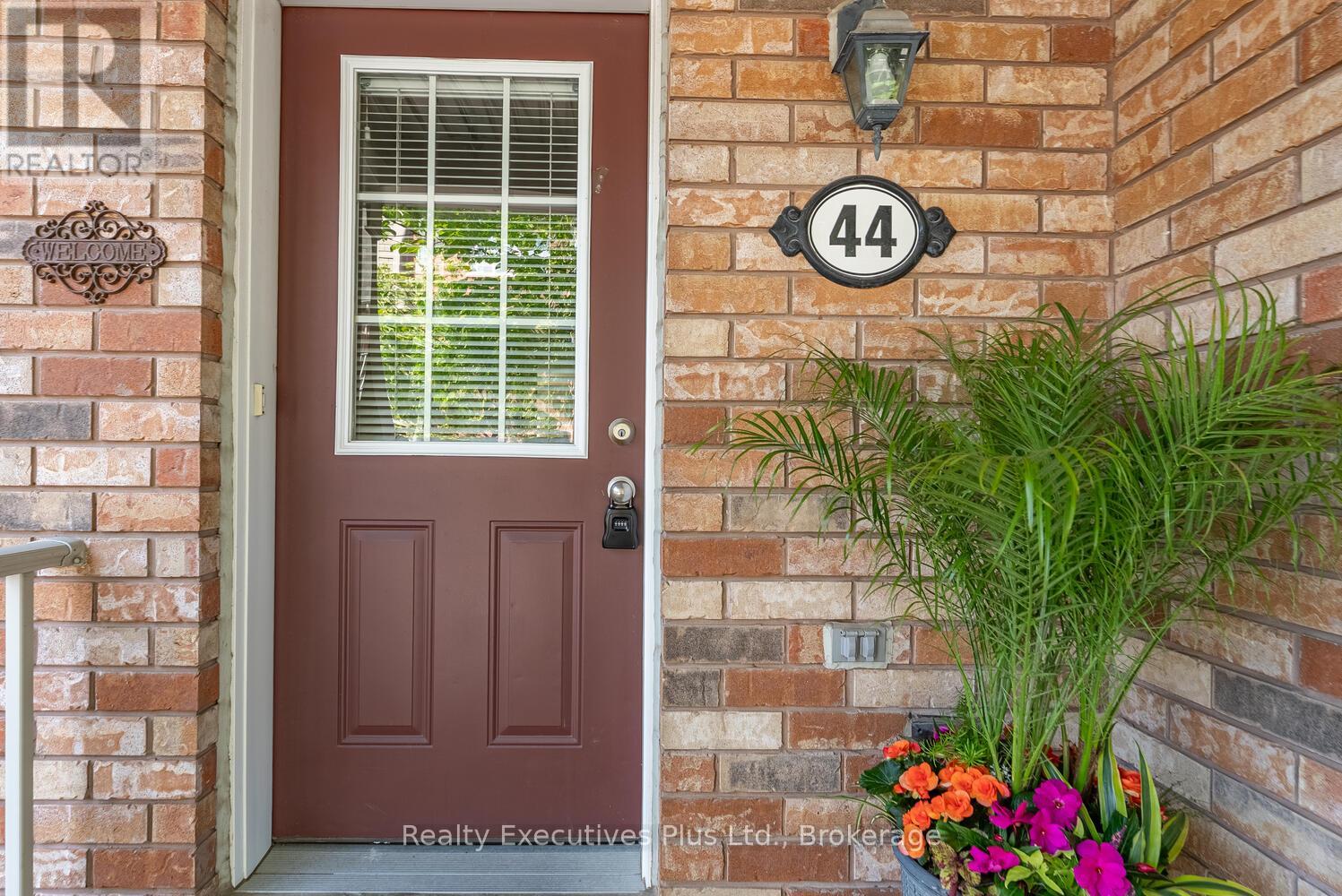 44 - 233 Duskywing Way, Oakville, Ontario  L6L 0C5 - Photo 4 - W12068705