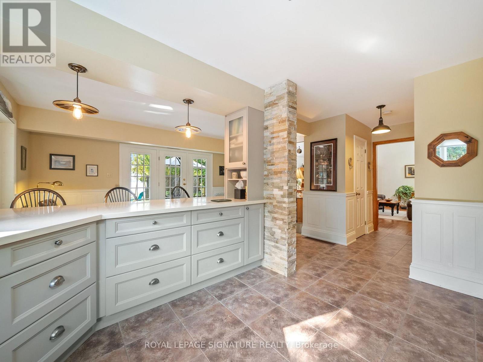 6 Petherwin Place, Oro-Medonte, Ontario  L0L 1T0 - Photo 34 - S12170696