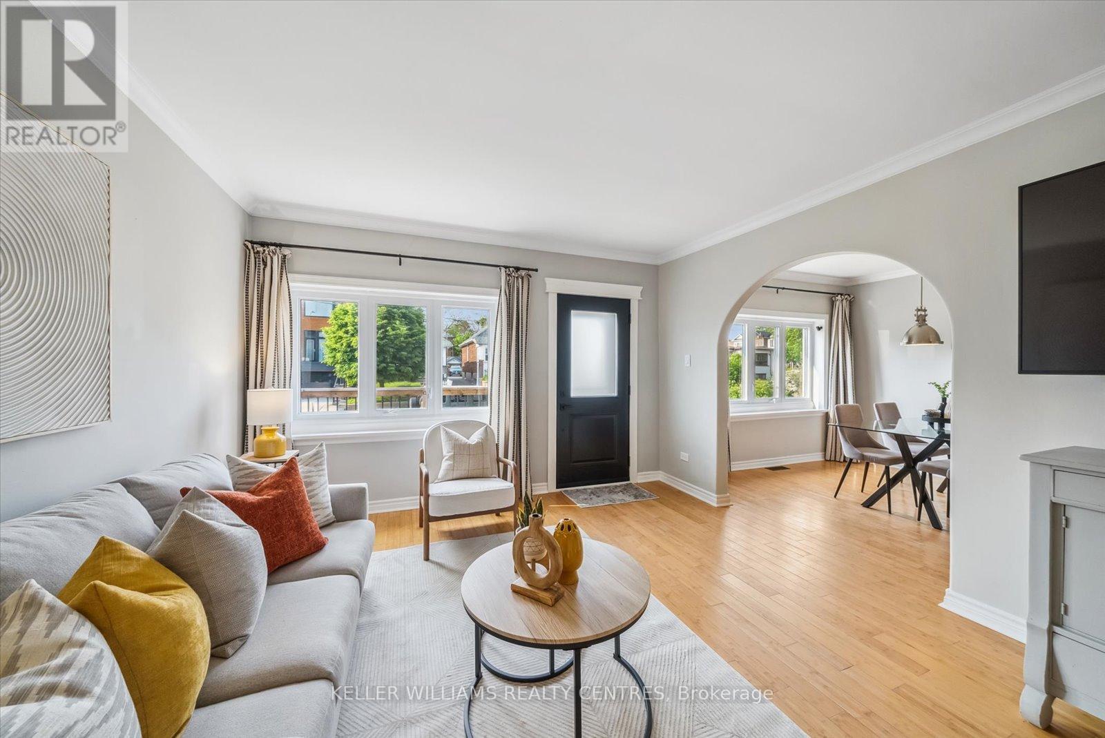 13 Villa Road, Toronto, Ontario  M8W 1M4 - Photo 3 - W12194558