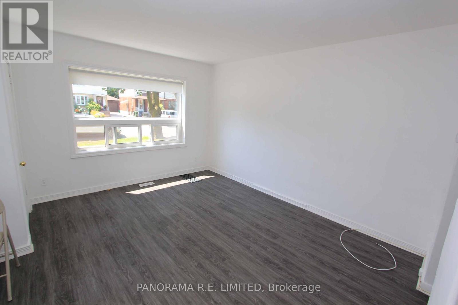 Main - 33 Dayton Avenue, Toronto, Ontario  M8Z 3L8 - Photo 5 - W12197532