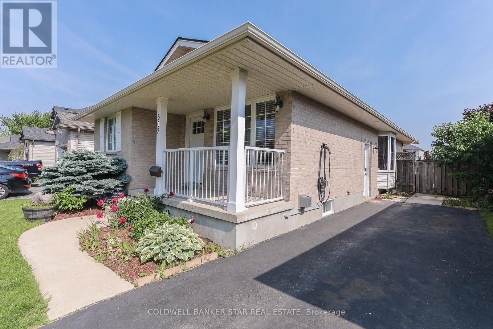 607 Highview Drive, St. Thomas, Ontario  N5R 6B4 - Photo 2 - X12197571