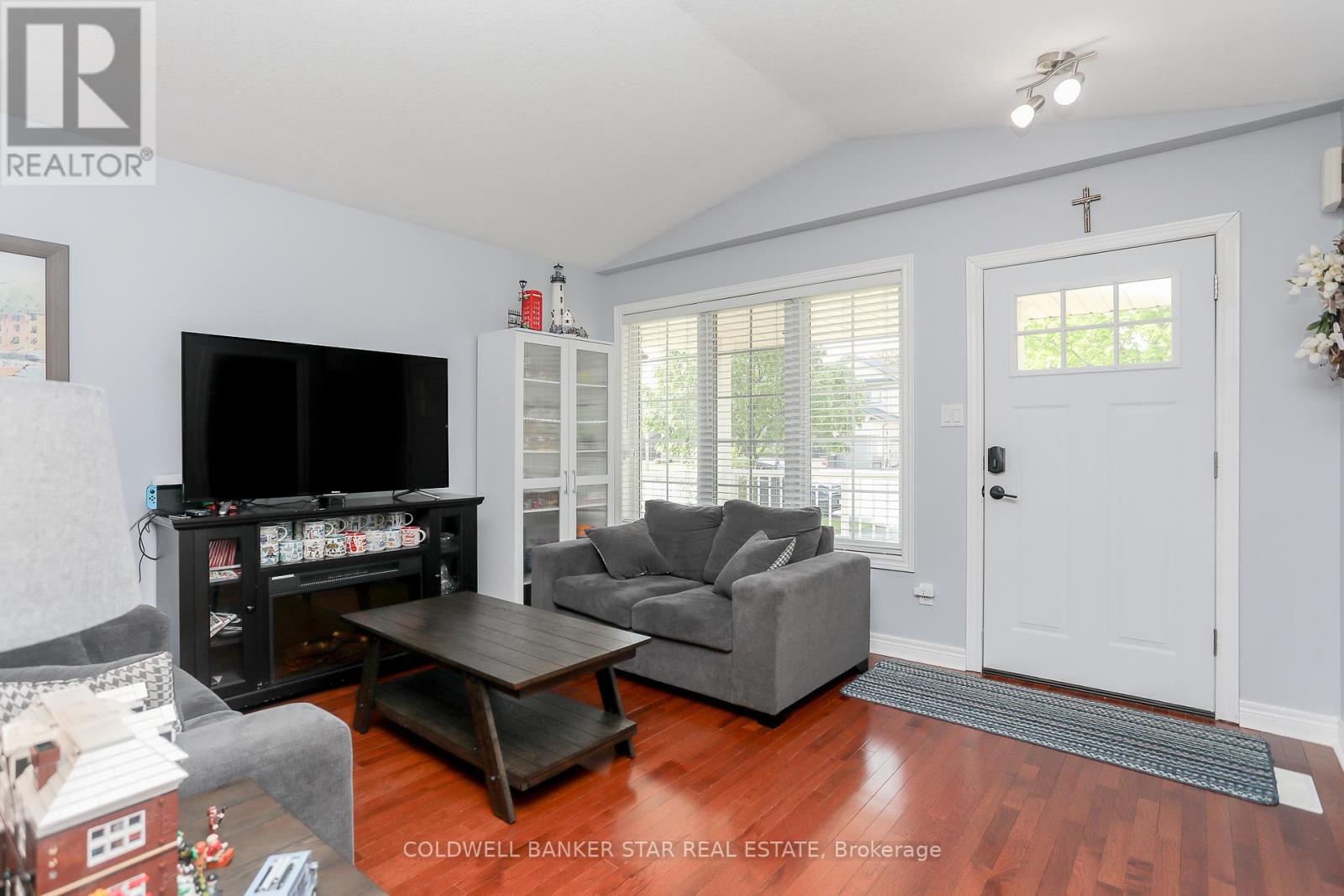 607 Highview Drive, St. Thomas, Ontario  N5R 6B4 - Photo 5 - X12197571