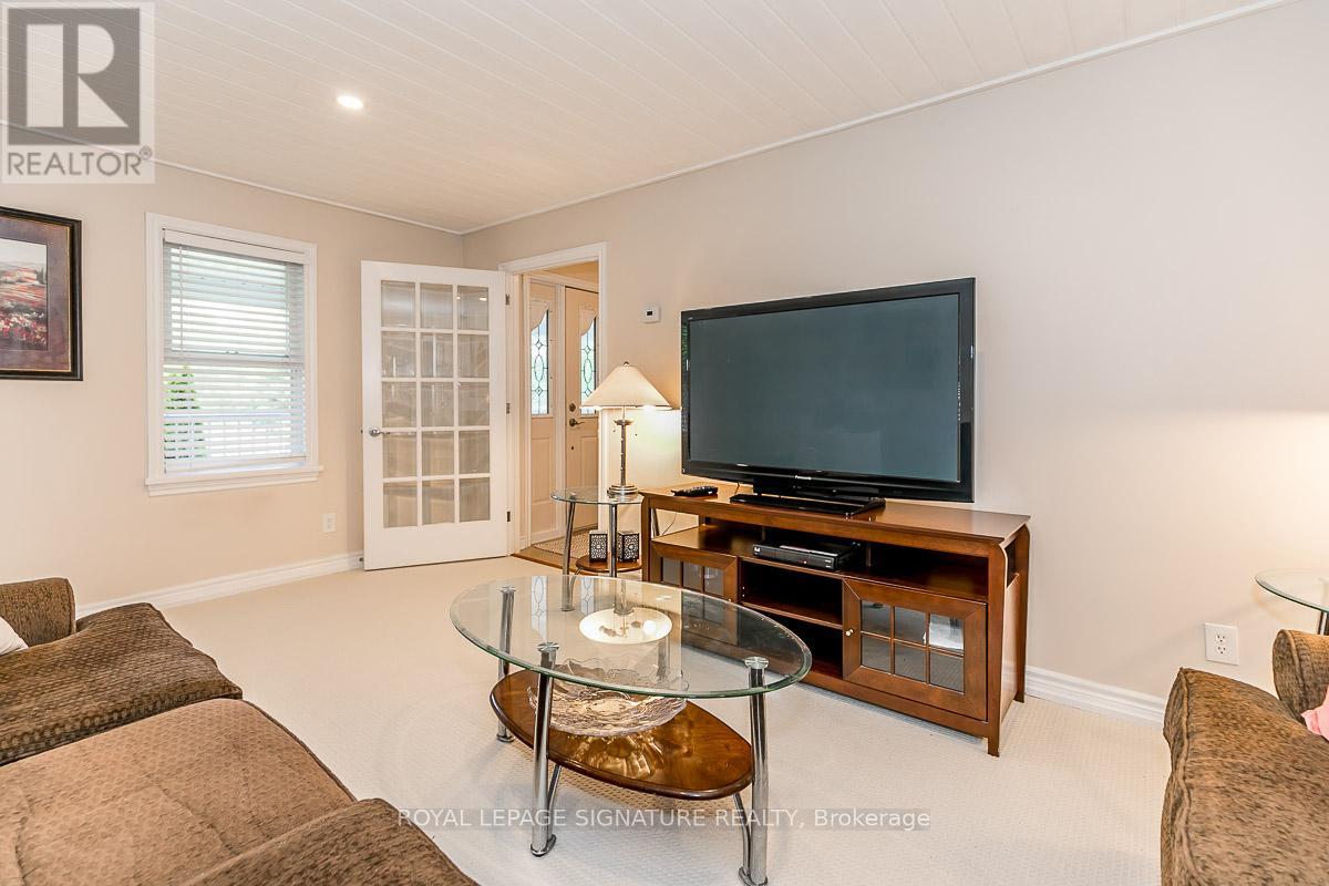 1032 Base Line Road, Gravenhurst, Ontario  P0E 1N0 - Photo 8 - X12164058