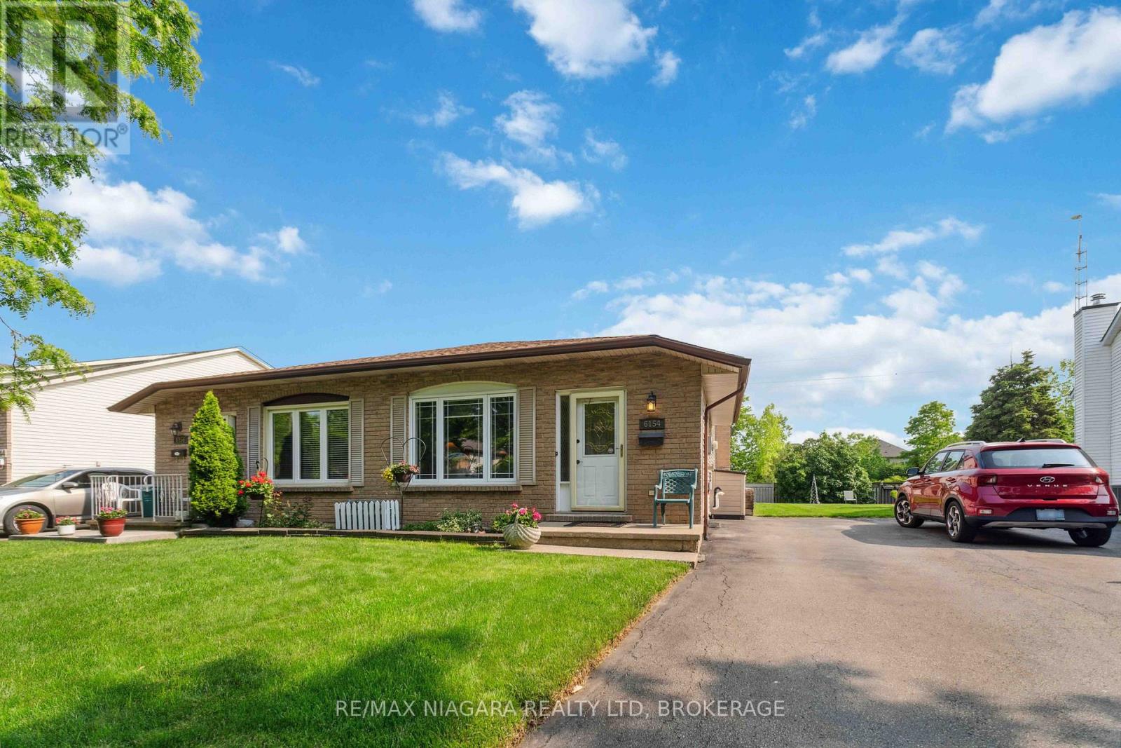 6154 Wildrose Crescent, Niagara Falls (Oldfield), Ontario  L2G 7T3 - Photo 2 - X12197562