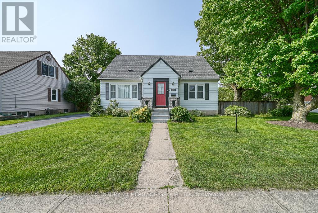 825 Maple Avenue, Woodstock, Ontario  N4S 2A5 - Photo 1 - X12197507