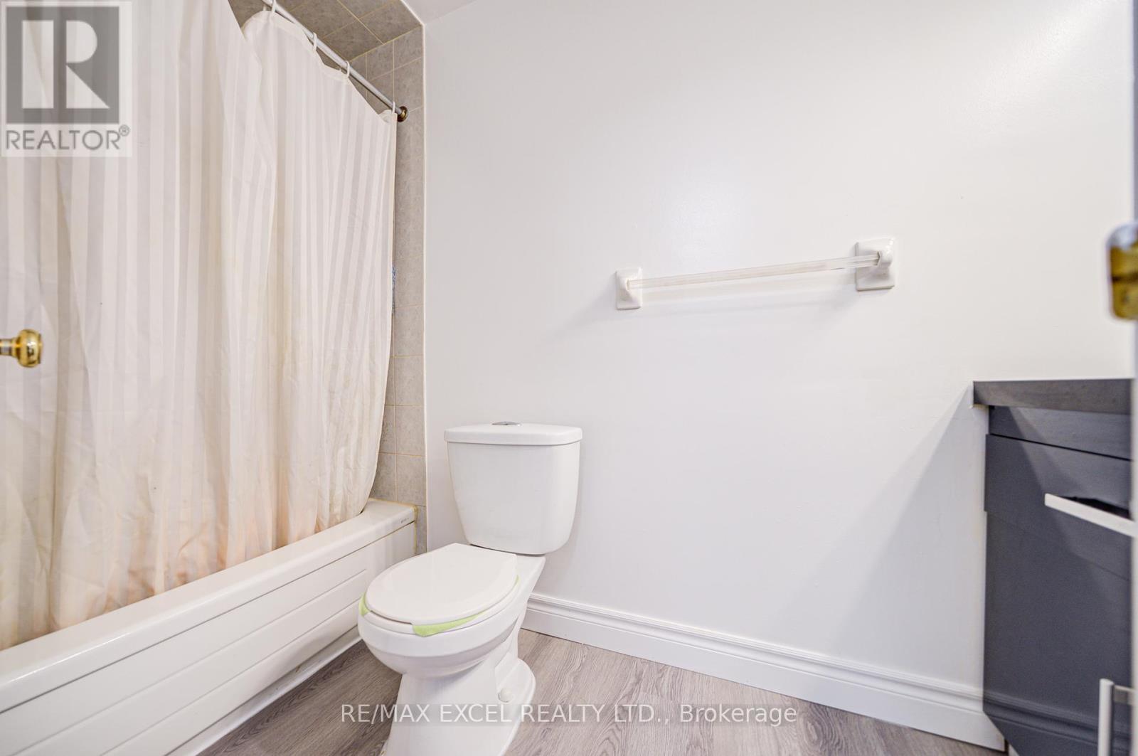 523 Delaware Avenue, Toronto, Ontario  M6H 2V3 - Photo 11 - C12197553
