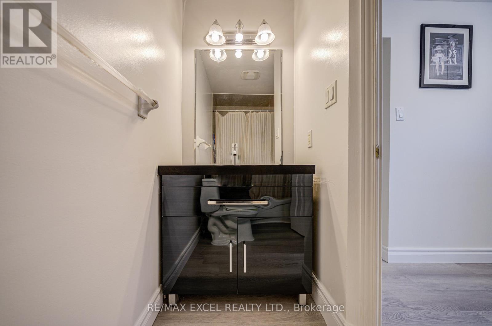 523 Delaware Avenue, Toronto, Ontario  M6H 2V3 - Photo 12 - C12197553