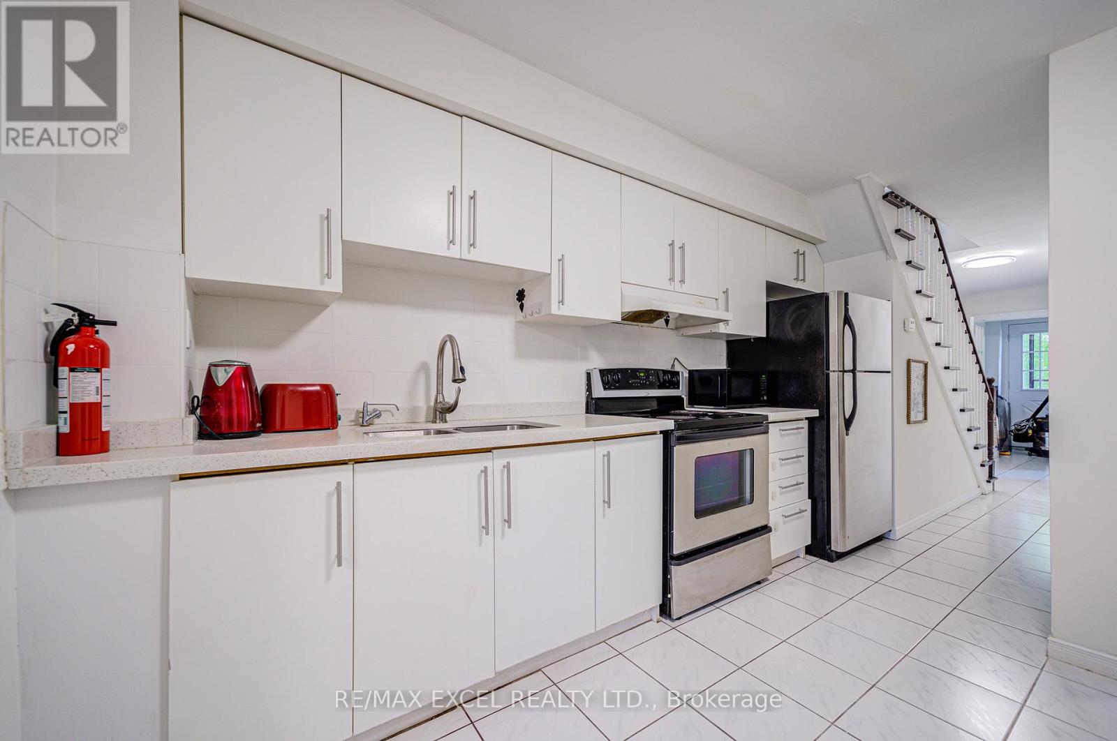 523 Delaware Avenue, Toronto, Ontario  M6H 2V3 - Photo 14 - C12197553