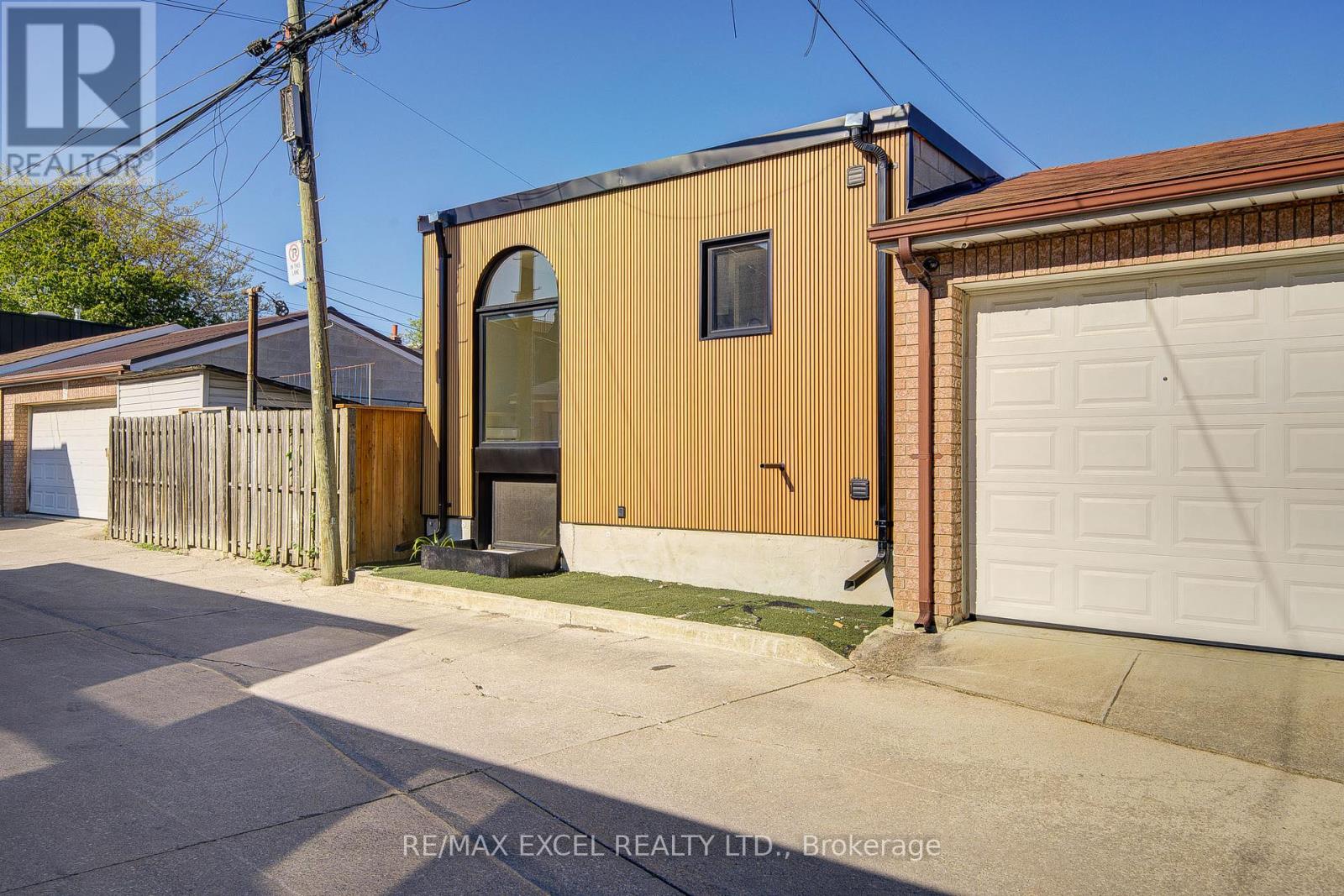 523 Delaware Avenue, Toronto, Ontario  M6H 2V3 - Photo 44 - C12197553