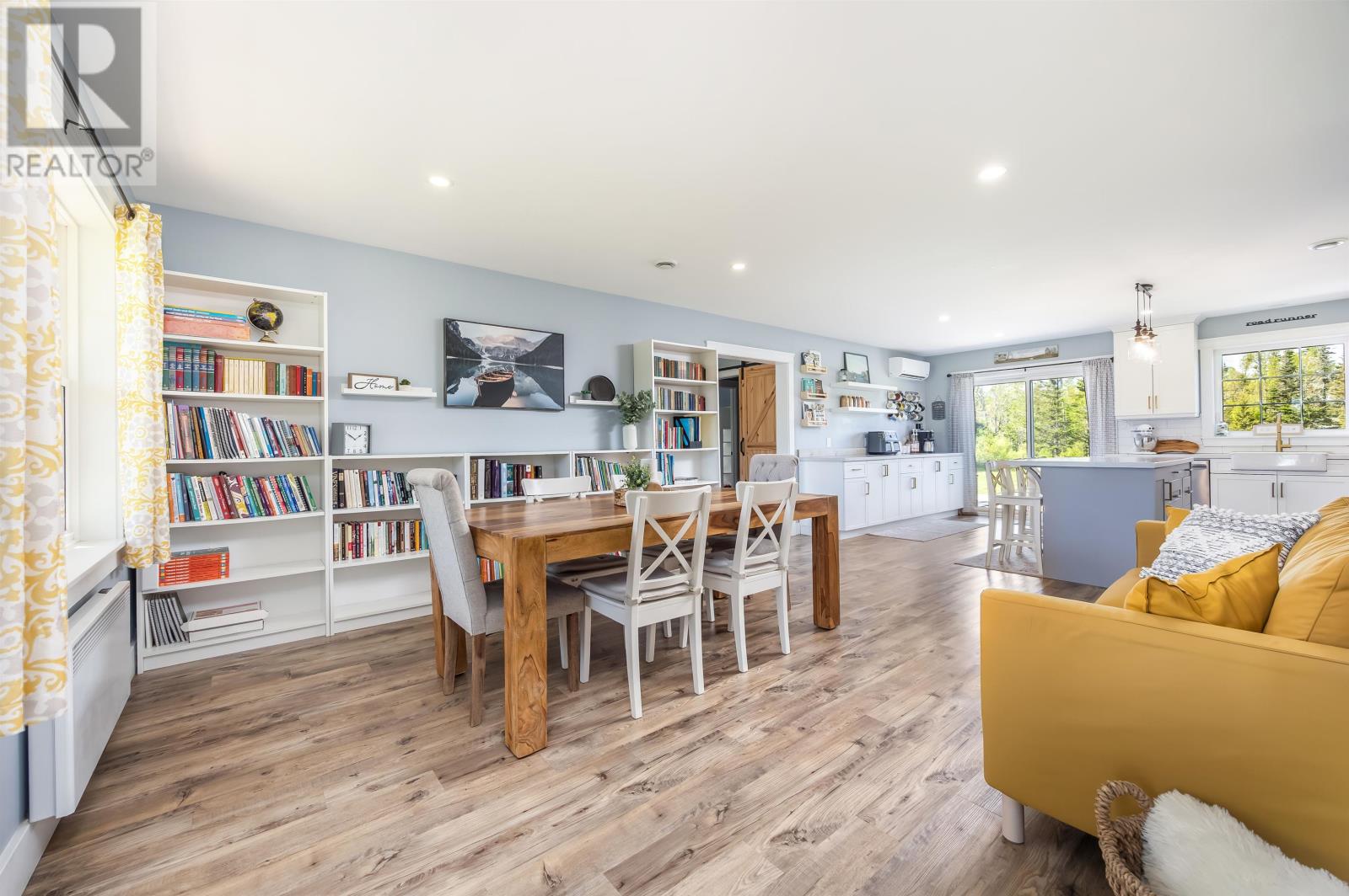 Property at 98 East Suffolk Road Extension image 4