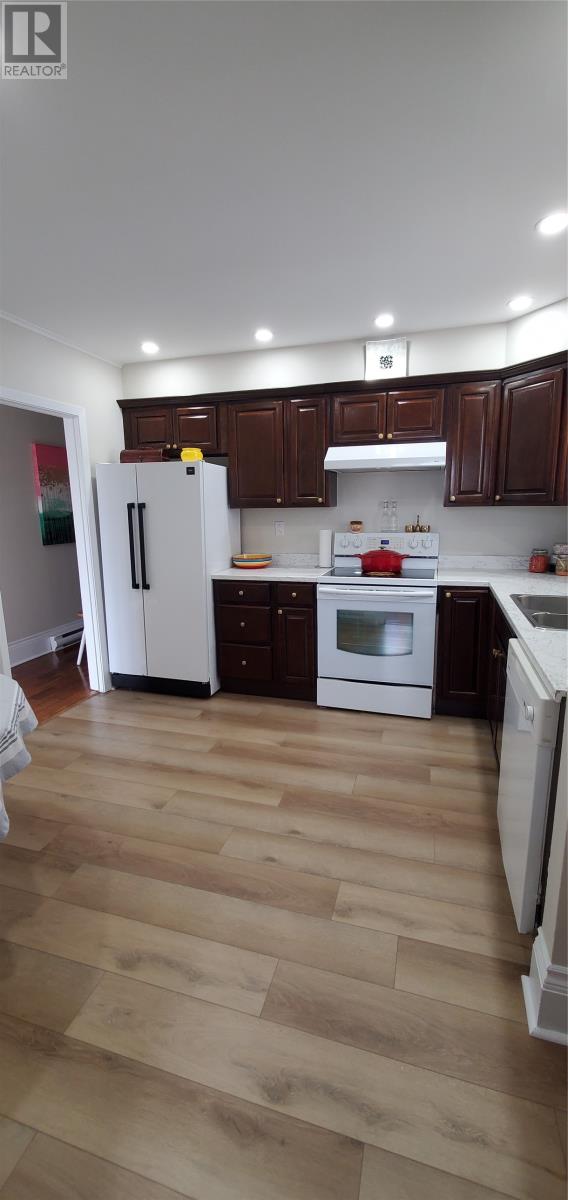 Property at 15 Wishingwell Road image 5