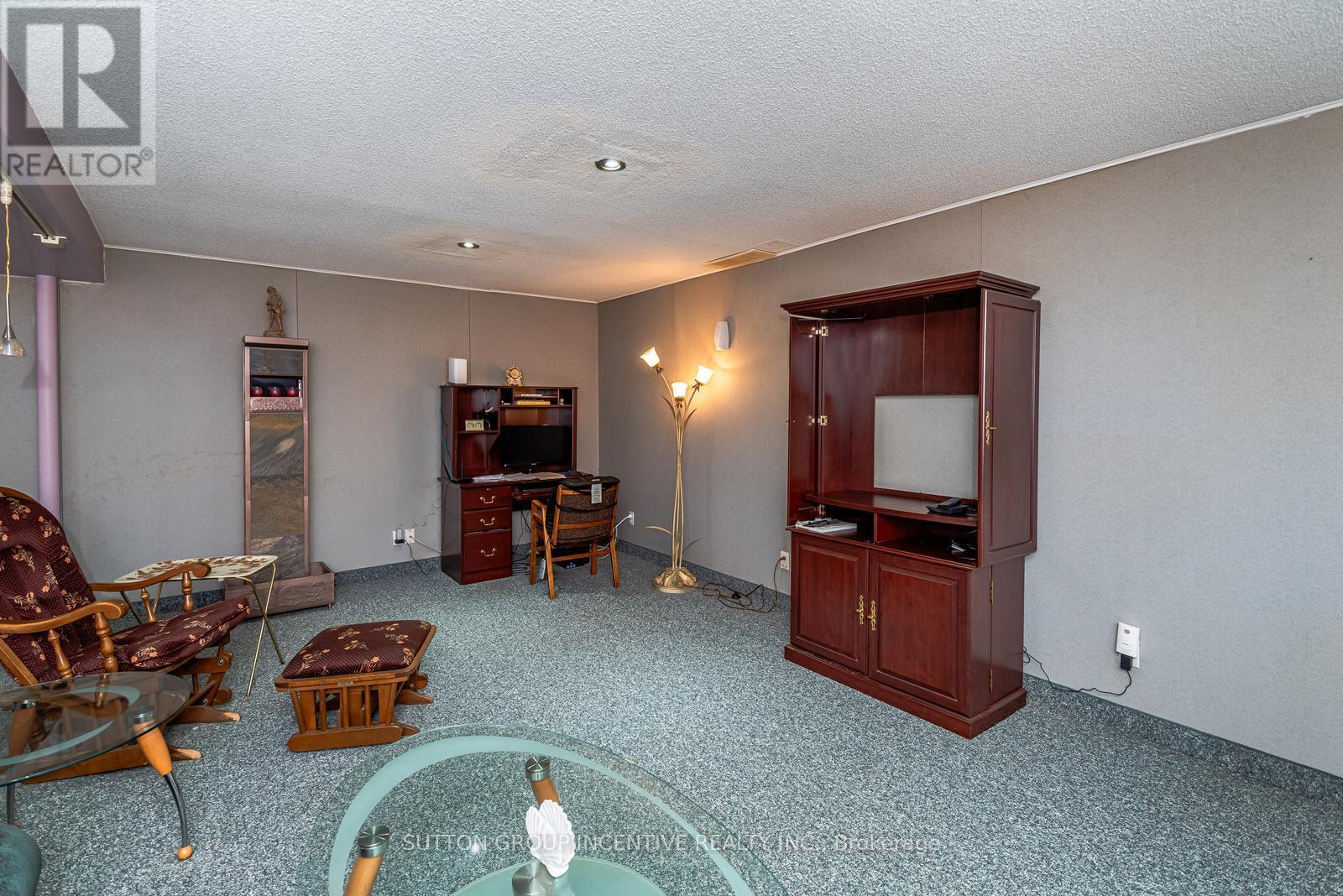 47 Mills Court, Bradford West Gwillimbury, Ontario  L3Z 2Y2 - Photo 22 - N12197547
