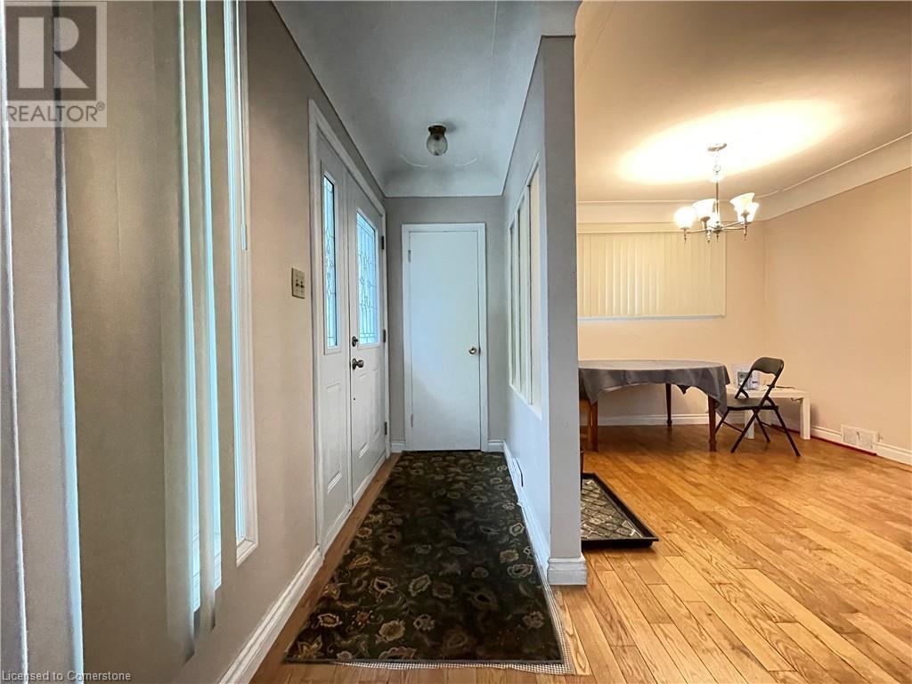 349 Whitney Avenue, Hamilton, Ontario  L8S 2H1 - Photo 7 - 40736445