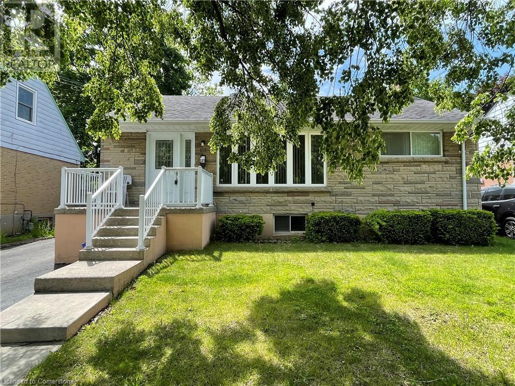 349 WHITNEY Avenue, Hamilton, Ontario