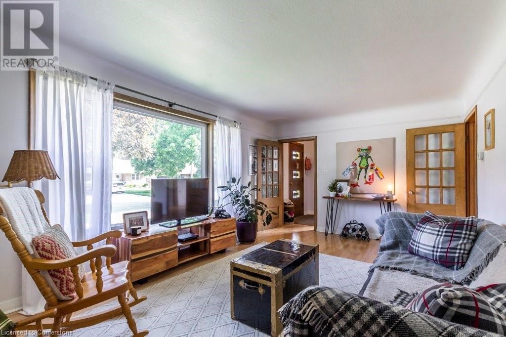 247 Krug Street, Kitchener, Ontario  N2H 2Y5 - Photo 8 - 40737481