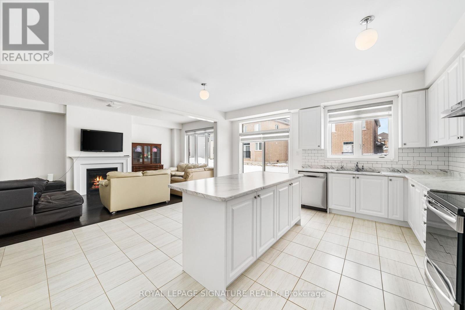 Property at 196 LIMESTONE LANE image 2