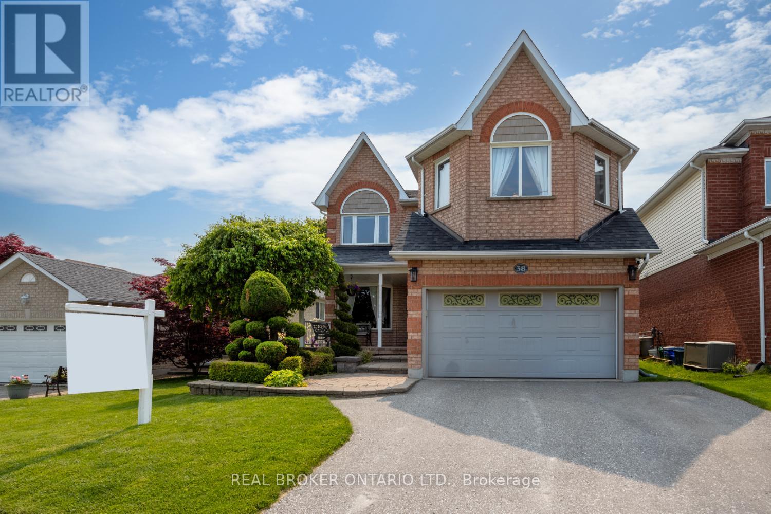 Property at 38 APPLE BLOSSOM BOULEVARD image 2