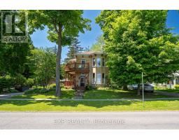 34 FIELD ROAD, Hamilton, Ontario