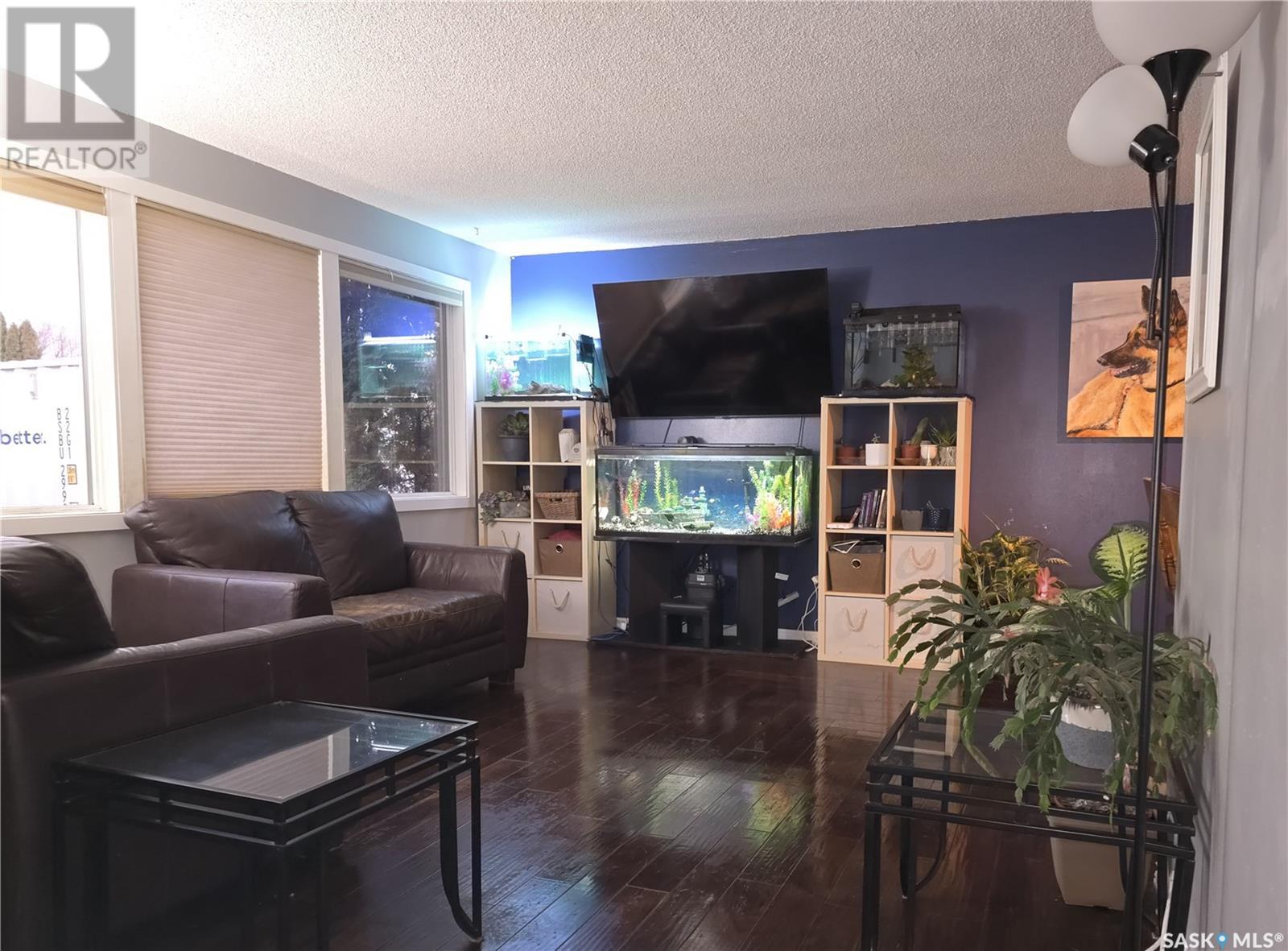 30 Lindsay Drive, Saskatoon, Saskatchewan  S7H 3E1 - Photo 2 - SK005551